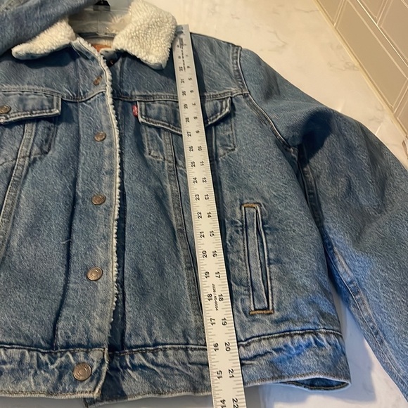Levi's Blue Jean Jacket with White Sherpa Collar - Picture 10 of 11